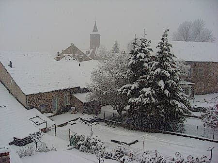 Image d'illustration pour Neige tardive après le 15 mai en moyenne montagne : pas si rare