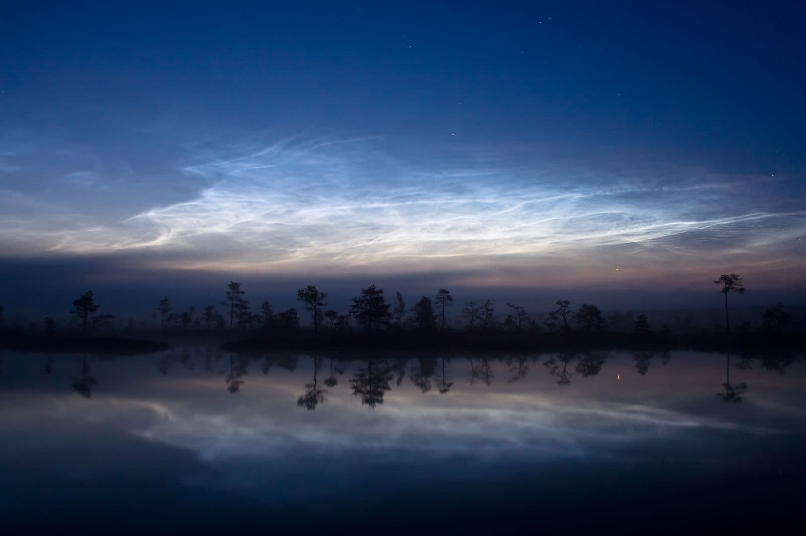 Image d'illustration pour Nuages noctulescents, un mystère de la météorologie moderne