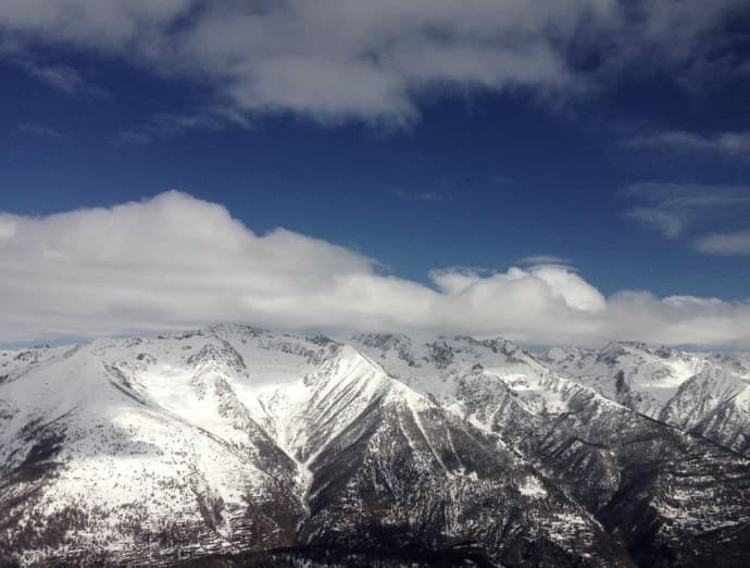 Image d'illustration pour Enneigement correct mais quelque peu dégradé en montagne