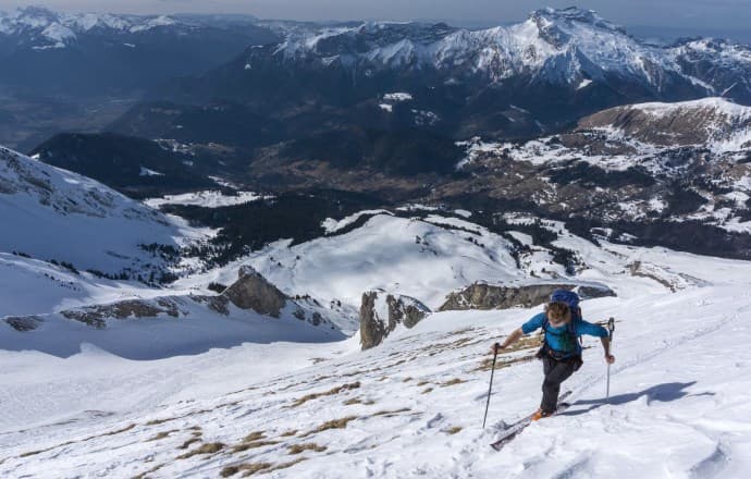 Image d'illustration pour Enneigement correct mais quelque peu dégradé en montagne