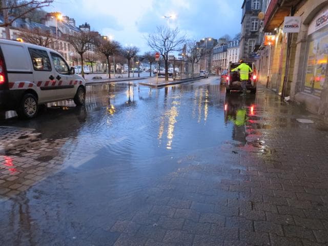 Image d'illustration pour Grandes marées : surveillance des vagues et submersions