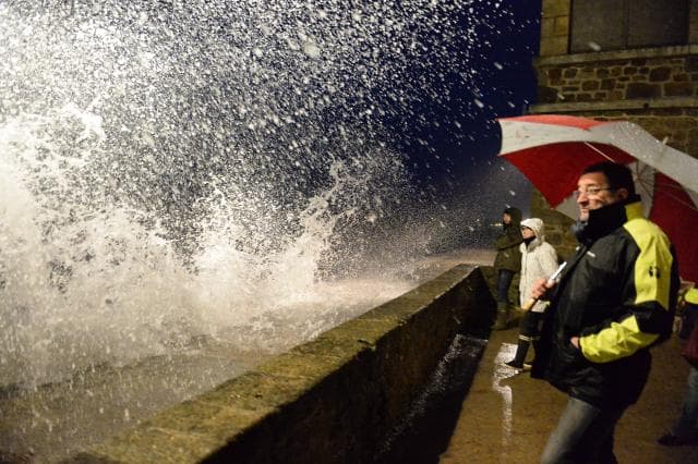 Image d'illustration pour Grandes marées : surveillance des vagues et submersions