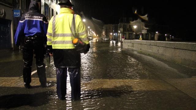 Image d'illustration pour Grandes marées : surveillance des vagues et submersions