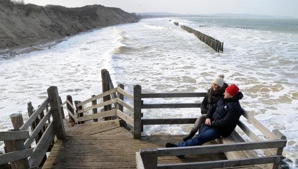 Image d'illustration pour Grandes marées : surveillance des vagues et submersions