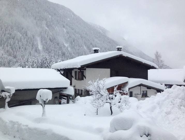 Image d'illustration pour Fortes chutes de neige et risque d'avalanche en montagne