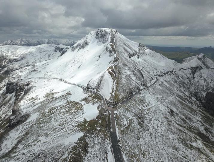 Image d'illustration pour Déneigement des cols laborieux après un hiver remarquable