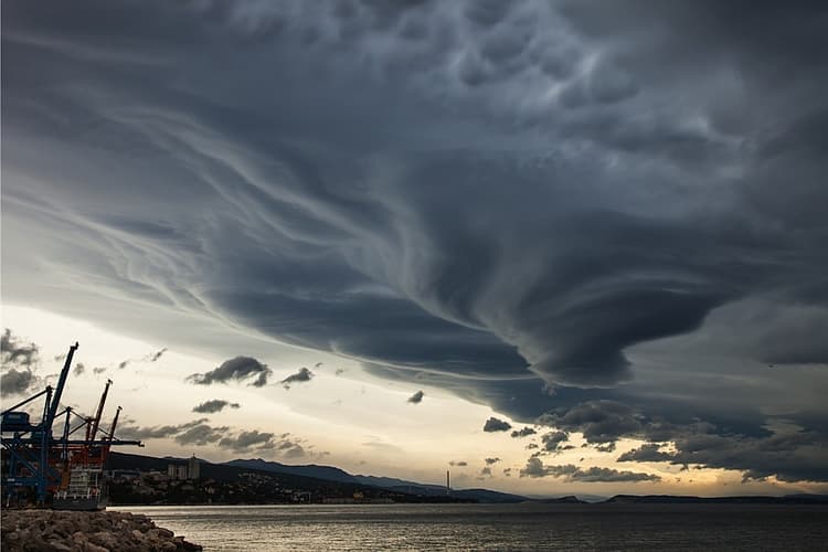 Image d'illustration pour Intempéries autour de la Méditerranée et de l'Adriatique