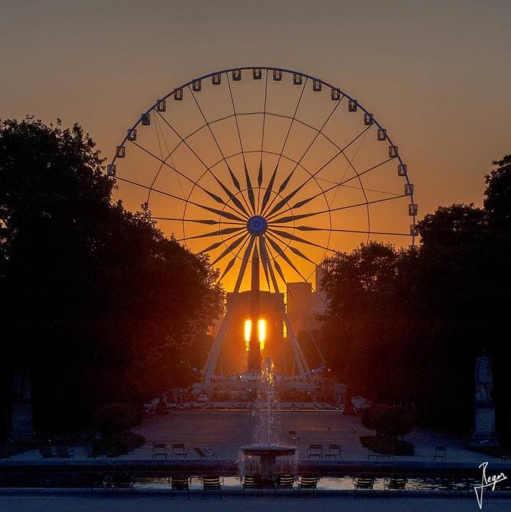 Image d'illustration pour Parishenge : Le soleil se couche sous l'Arc de Triomphe