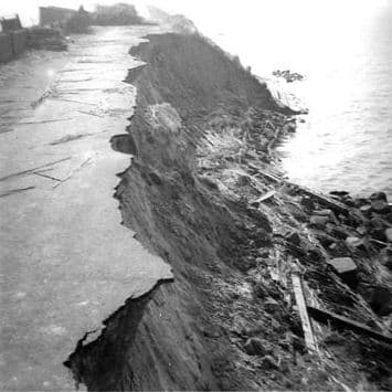 Image d'illustration pour Tsunami, raz-de-marée, mascaret et vague scélérate