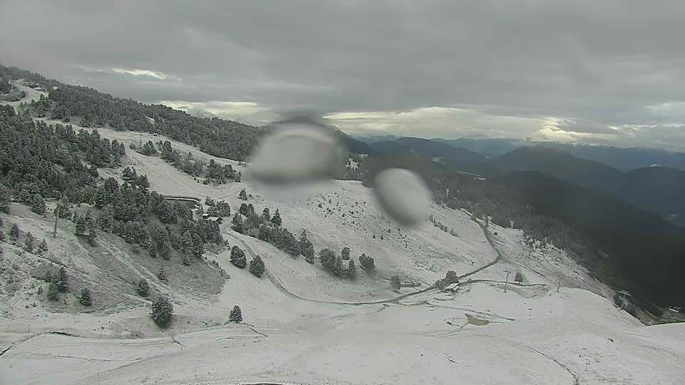 Image d'illustration pour Neige en montagne en septembre : Un phénomène peu commun ?